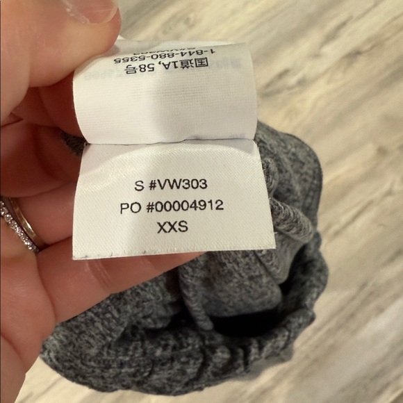 Vuori Heathered Gray Performance Joggers - Picture 5 of 5